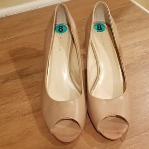 Tahari Nude leather peep toe 3 inch heel